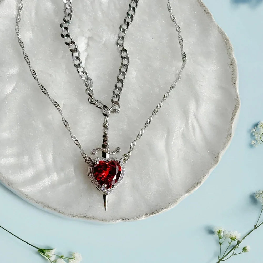 COLLAR PAREJA: ESPADA + CORAZÓN