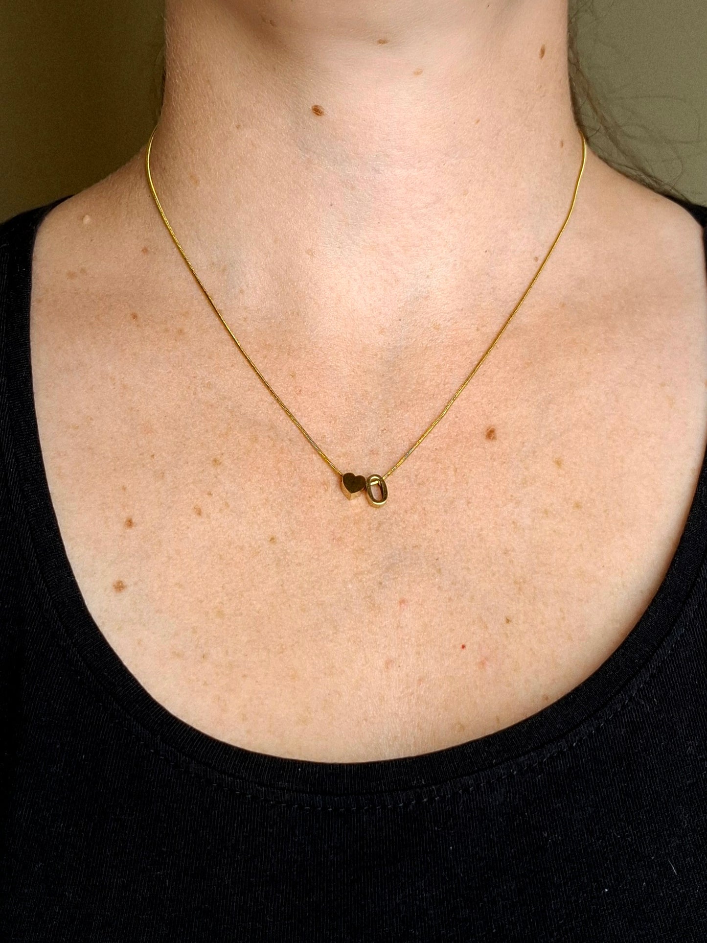 COLLAR INICIAL + CORAZÓN