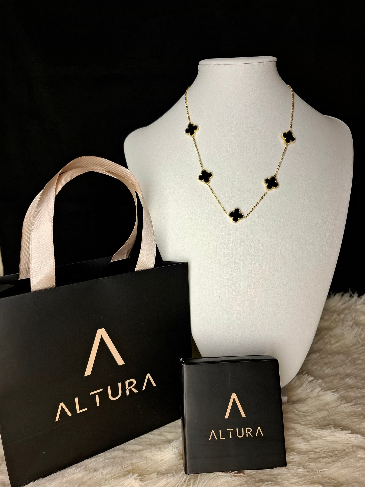 SET TREBOLES: COLLAR + PULSERA
