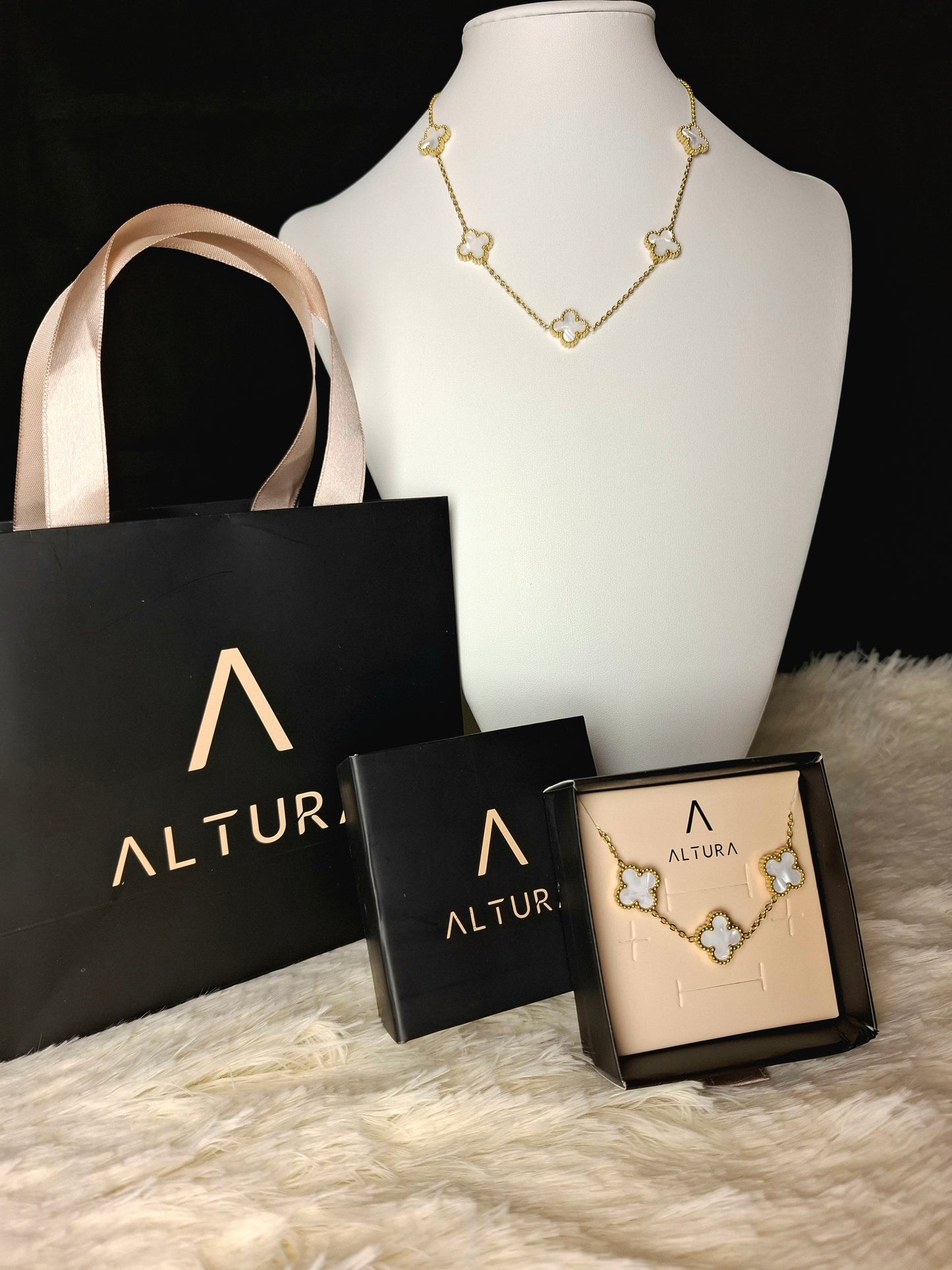 SET TREBOLES: COLLAR + PULSERA
