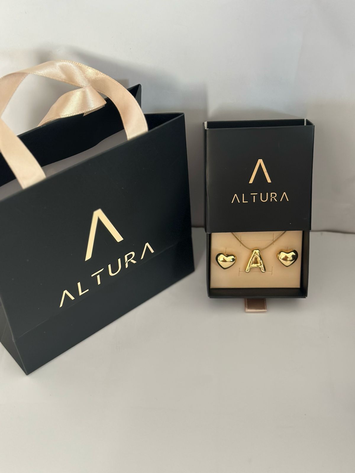SET INICIAL DE AMOR: COLLAR + ARETES