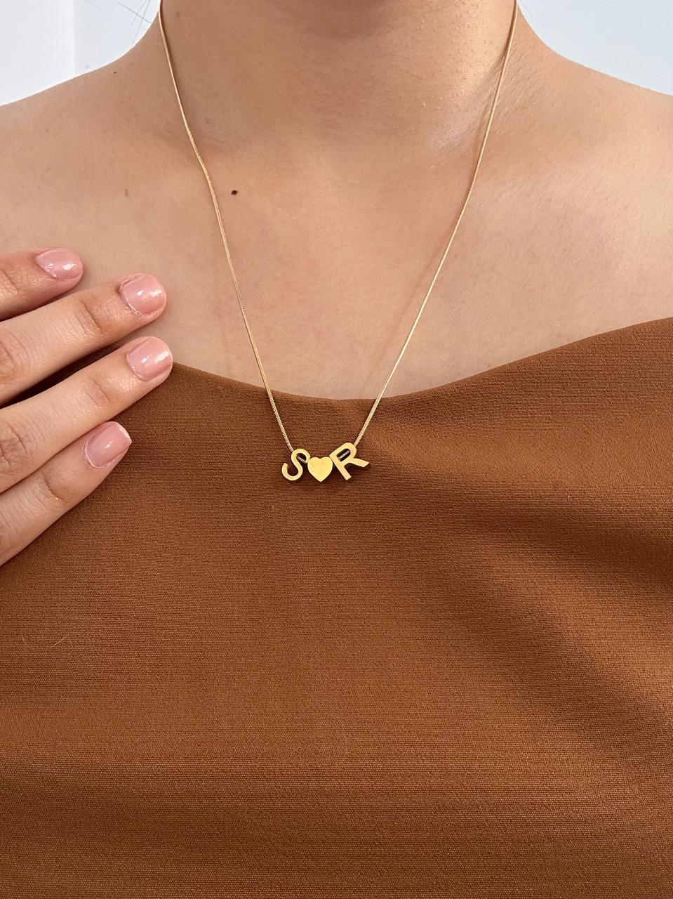 COLLAR INICIAL + CORAZÓN