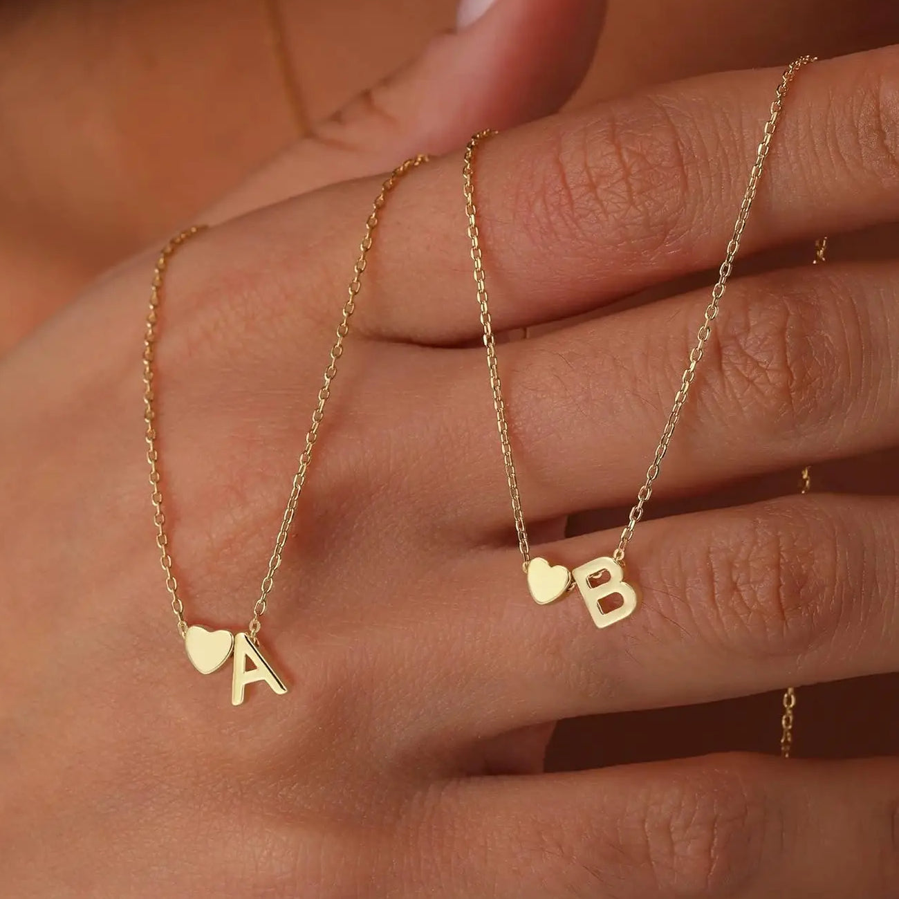 COLLAR INICIAL + CORAZÓN
