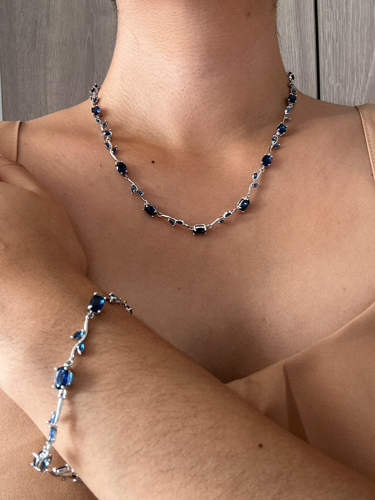 COLLAR TULIPAN + BRAZALETE (REGALO)