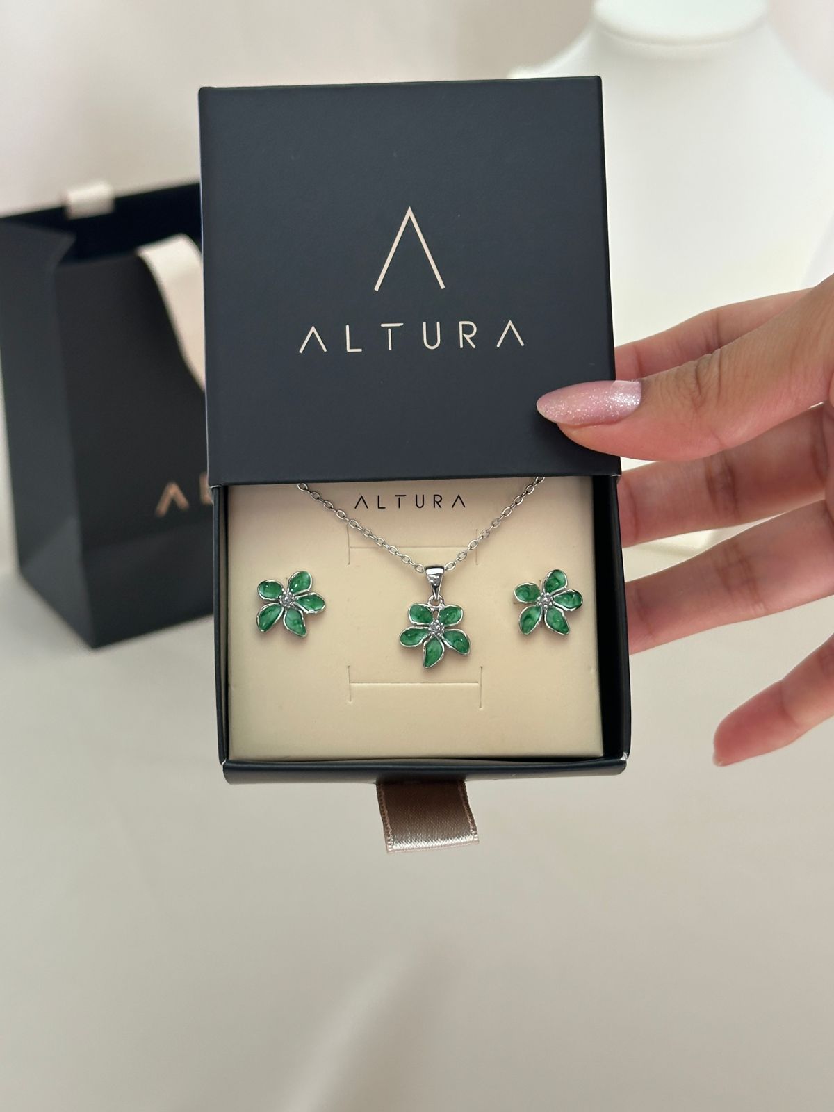 SET FLOR ESMERALDA: COLLAR + ARETES