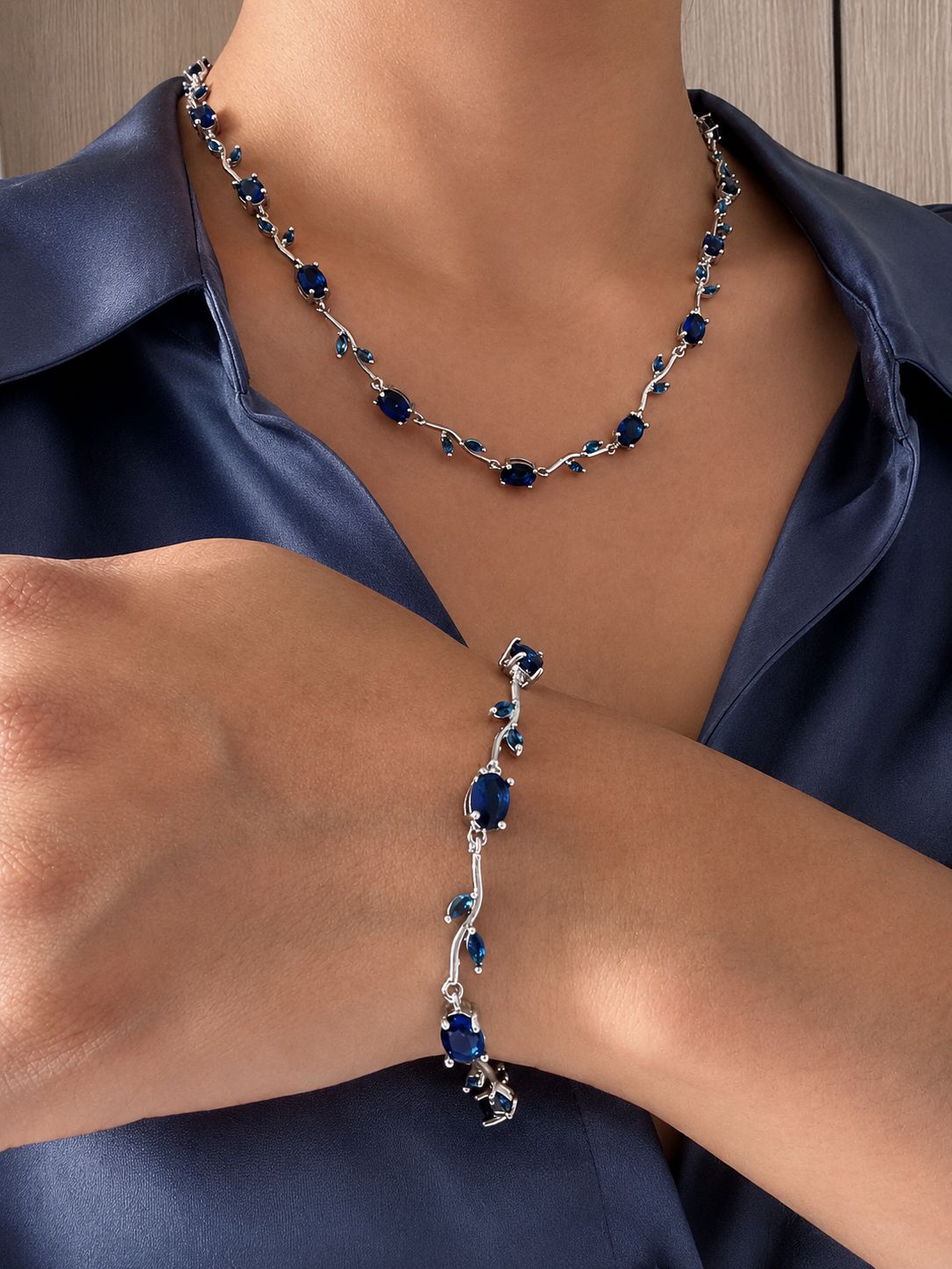 COLLAR TULIPAN + BRAZALETE (REGALO)