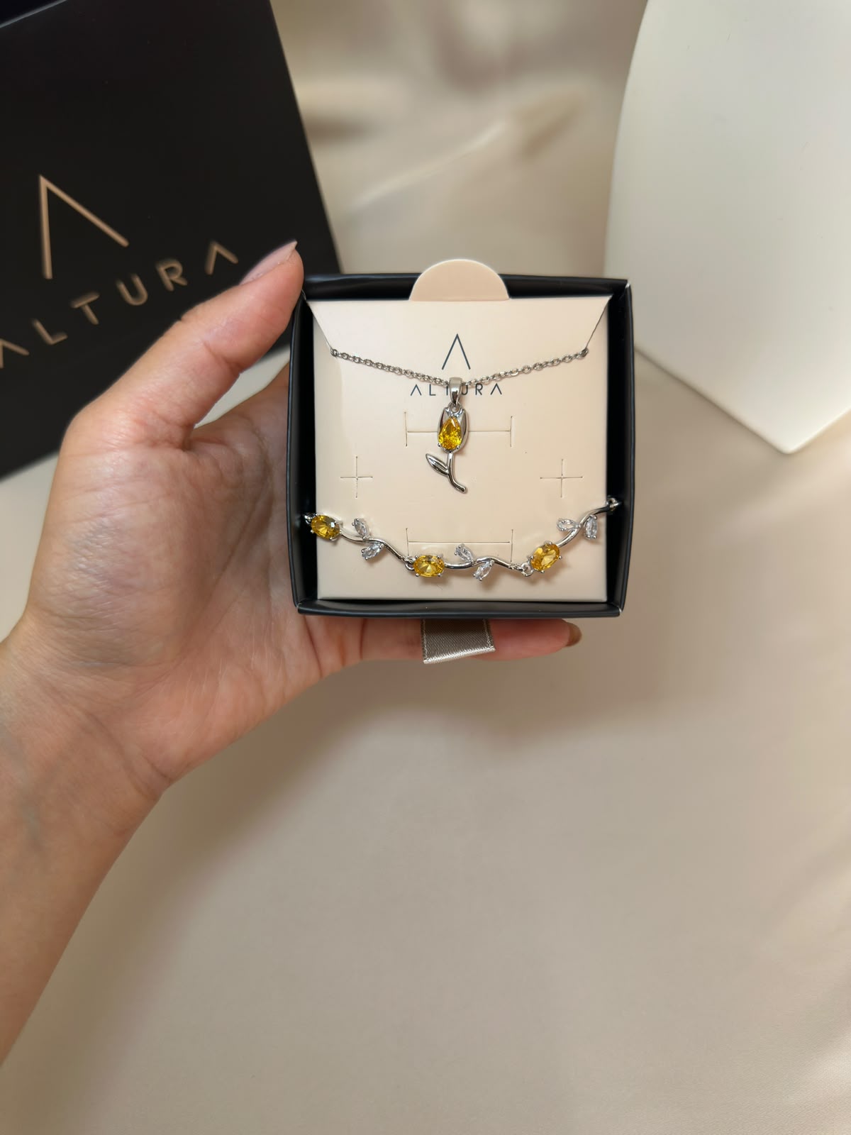 SET TULIPAN AMARILLO: COLLAR + PULSERA