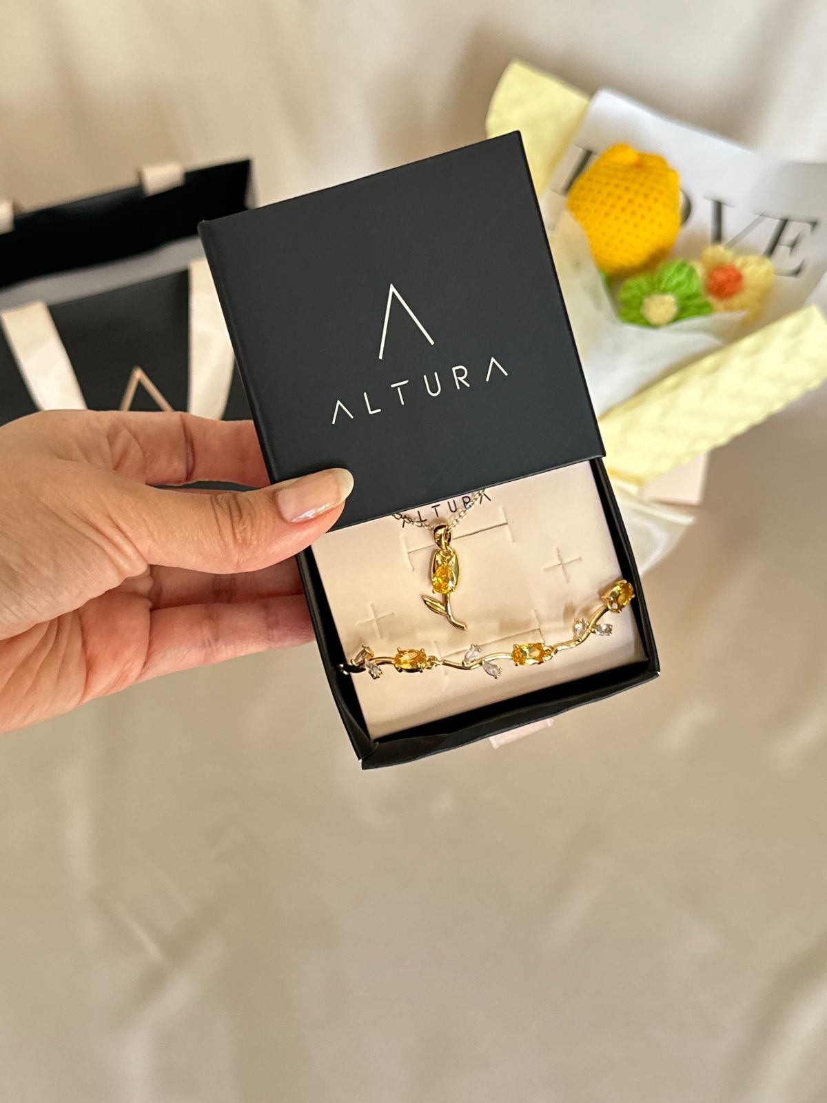 TULIPAN ETERNO AMARILLO: COLLAR + BRAZALETE