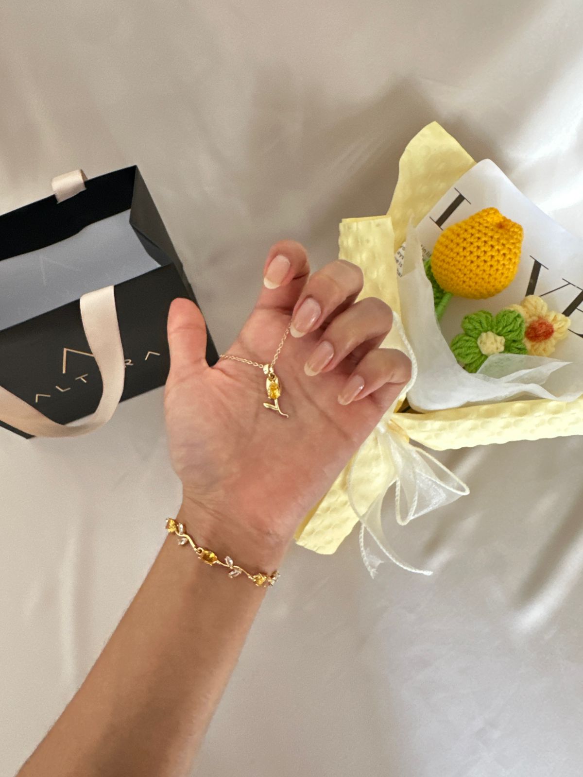 TULIPAN ETERNO AMARILLO: COLLAR + BRAZALETE