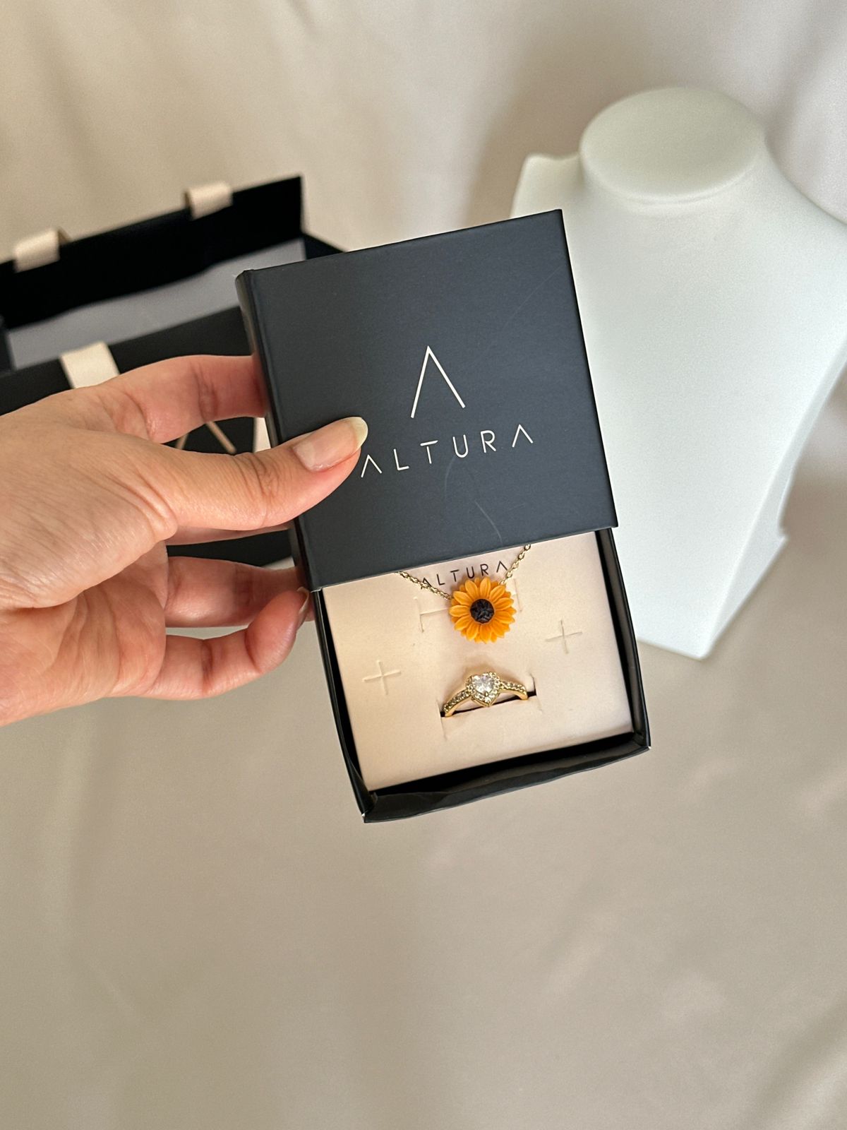 SET GIRASOL: COLLAR + ANILLO