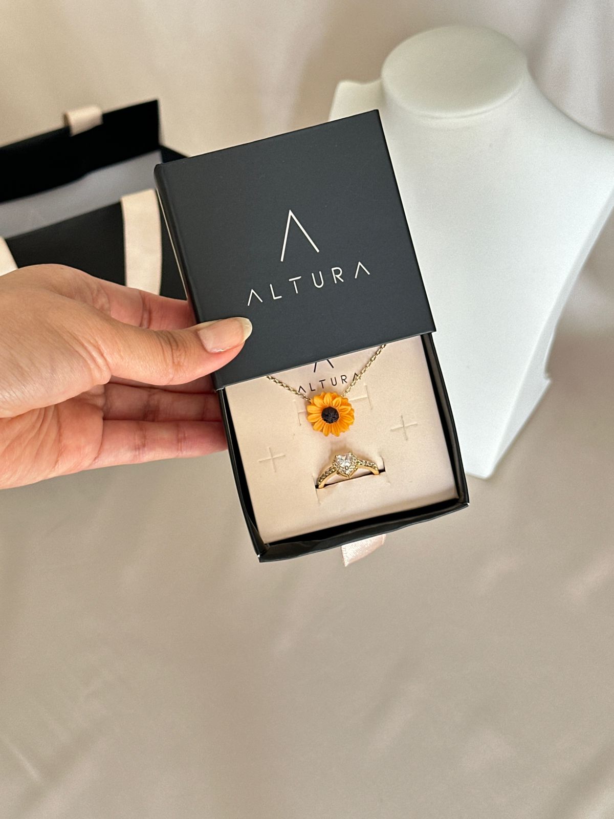 SET GIRASOL: COLLAR + ANILLO