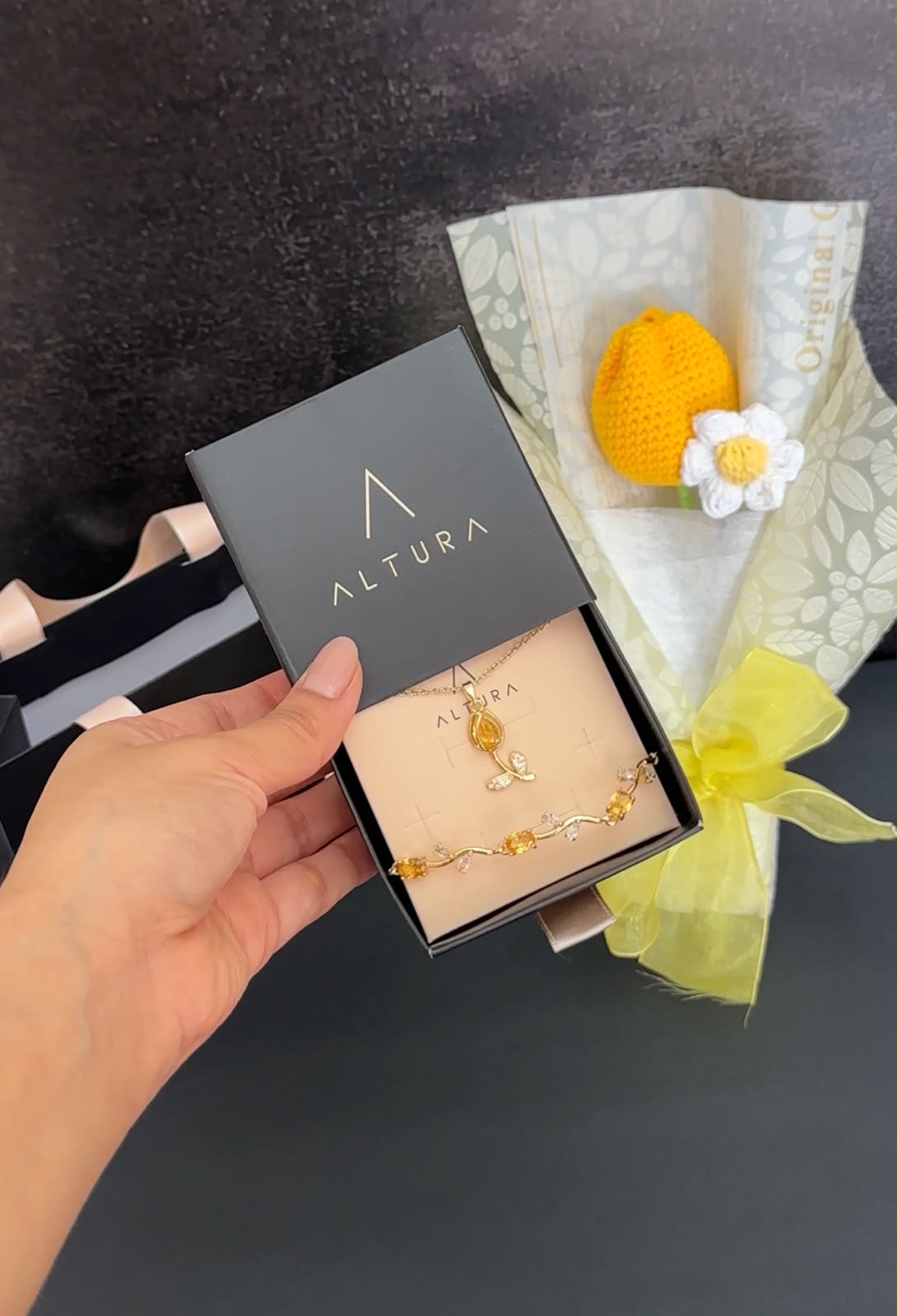 TULIPAN ETERNO AMARILLO: COLLAR + BRAZALETE